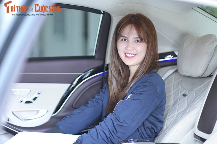 Ngoc Trinh &quot;nhan hang&quot; Maybach S500 gia 11 ty-Hinh-3